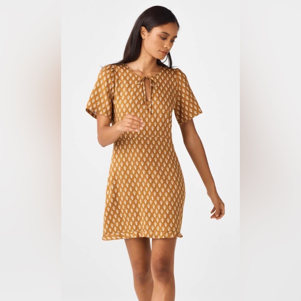 Vetta Capsule House Dress in Gold - Picture 2 of 7
